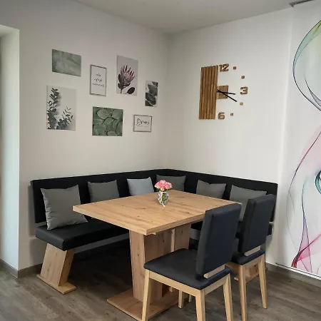 Fuer Berufstaetige Apartment